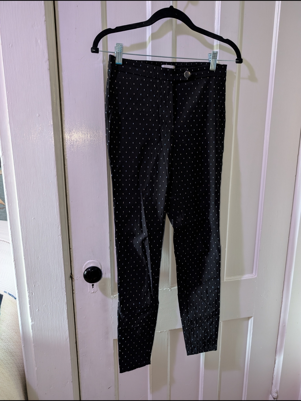 BOGO Items $8 And UNDER -Black Slim Polka Dot Capri Ankle Pants Size 4